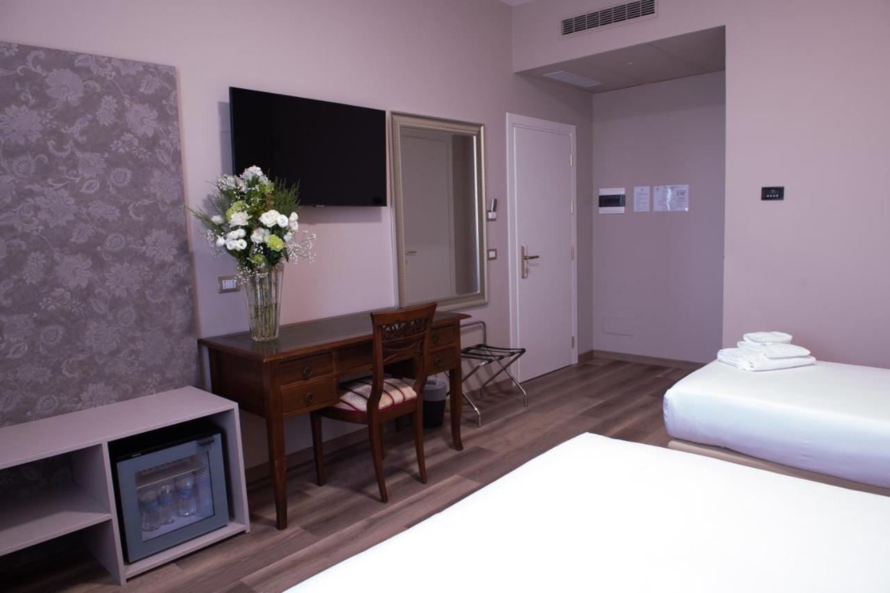 Della Rosa Hotel